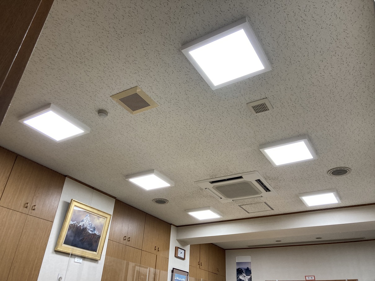 日本山岳会様 　専有部内各所照明LED化