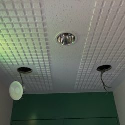 プルミエ麹町ビル様　共用部の電球型蛍光灯をLEDダウンライトに交換